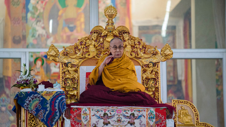 Sua Santità il Dalai Lama durante il secondo giorno di insegnamenti al Kalachakra Maidan di Bodhgaya, 6 gennaio 2018. Foto di Lobsang Tsering