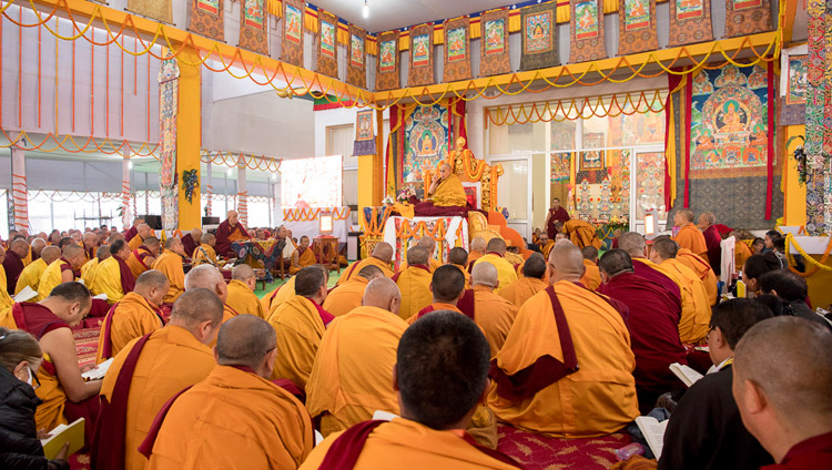 Una veduta del Padiglione del Kalachakra durante il secondo giorno di insegnamenti del Dalai Lama a Bodhgaya, Bihar, India, il 15 gennaio 2018. Foto di Manuel Bauer