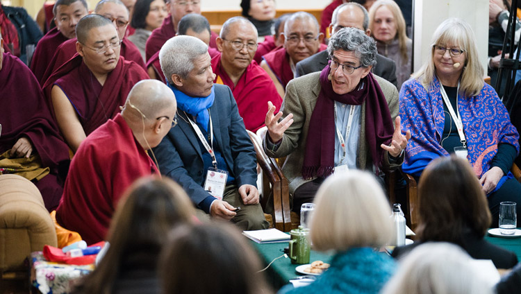 Richard Davidson durante l'ultimo giorno della Mind & Life Conference presso il Tempio Tibetano Principale di Dharamsala, India, 16 marzo 2018. Foto di Tenzin Choejor