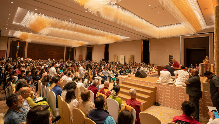 Una veduta della sala conferenze del Conrad Hotel, sede del discorso di Sua Santità il Dalai Lama organizzato da Vidyaloke a Bangalore, Karnataka, India, l'11 agosto 2018. Foto di Tenzin Choejor