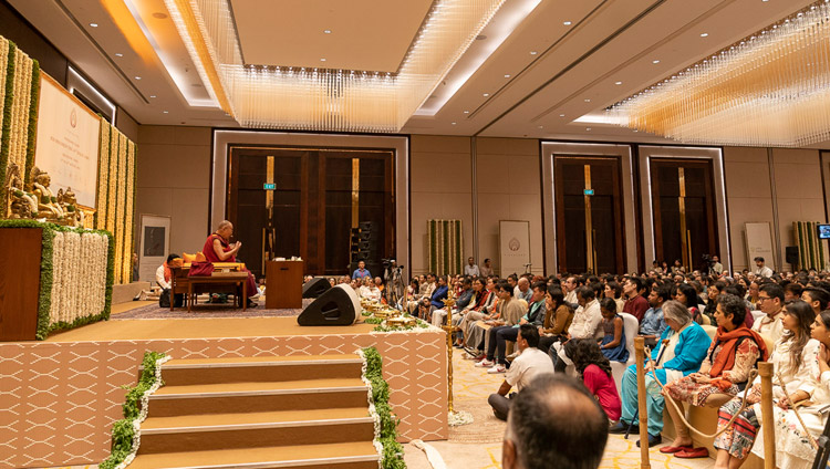 Il palco del Conrad Hotel durante il discorso di Sua Santità il Dalai Lama a Bangalore, Karnataka, India, il 12 agosto 2018. Foto di Tenzin Choejor