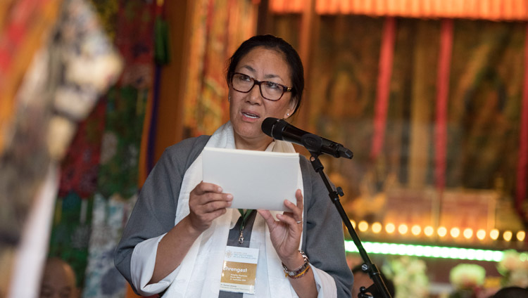 La dottoressa Karma Dolma Lobsang, presidente dell'Istituto Tibetano Rikon (TIR), durante la cerimonia di commemorazione del 50° anniversario dell'Istituto a Rikon, Svizzera, 21 settembre 2018. Foto di Manuel Bauer