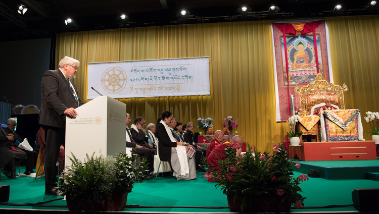 Il sindaco di Winterthur, Michael Kunzle, durante la seconda giornata di celebrazioni in occasioni del cinquantenario del Tibet Institute Rikon. Winterthur, Svizzera, il 22 settembre 2018. Foto di Manuel Bauer