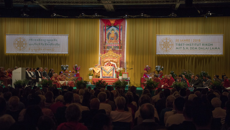 Sua Santità il Dalai Lama durante la celebrazione del 50°anniversario del Tibet Institute Rikon a Winterthur, Svizzera, il 22 settembre 2018. Foto di Manuel Bauer