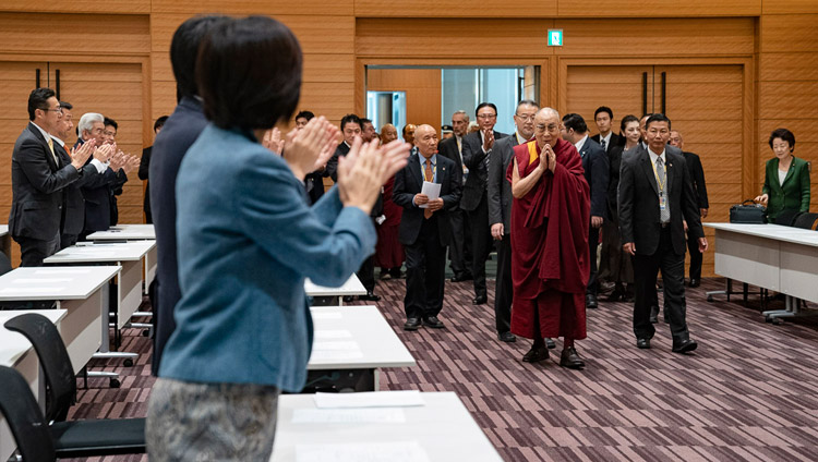 Sua Santità il Dalai Lama incontra il gruppo parlamentare giapponese per il Tibet  a Tokyo, Giappone, il 20 novembre 2018. Foto di Tenzin Choejor