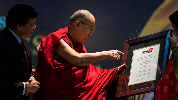 Sua Santità il Dalai Lama Dottore Onorario in Lettere alla Chitkara University di Chandigarh, India, il 14 ottobre 2019. Foto di Tenzin Choejor