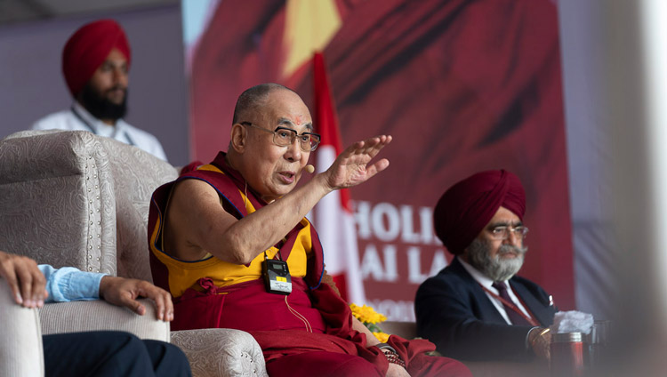 Sua Santità il Dalai Lama durante la conferenza alla Chandigarh University di Chandigarh, India, il 15 ottobre 2019. Foto di Tenzin Choejor