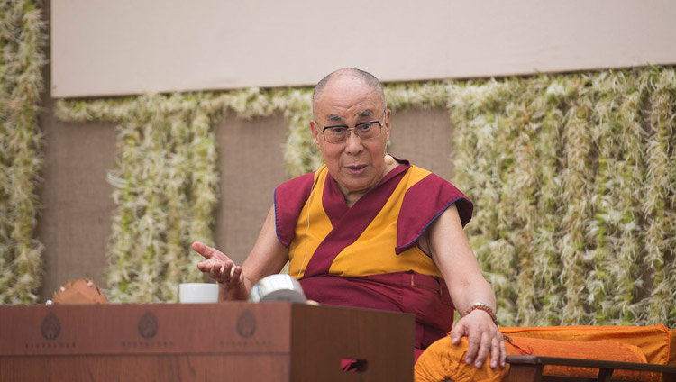 Sua Santità il Dalai Lama parla al Somaiya Vidyavihar di Mumbai, 10 dicembre 2017. Foto di Lobsang Tsering