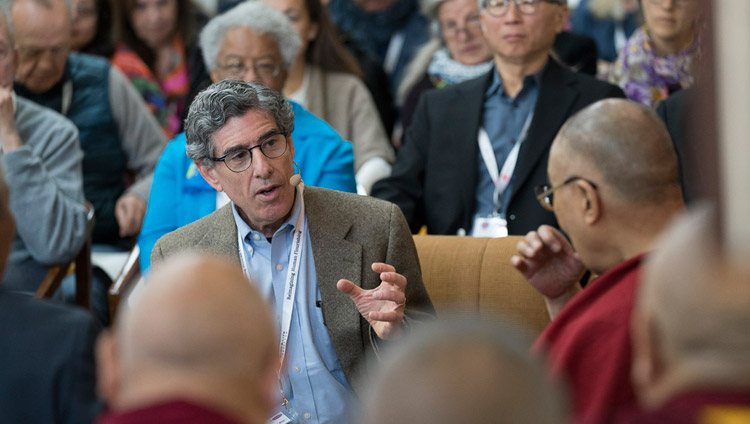 Richard Davidson, il giorno di apertura della 33a Conferenza Mind & Life - Reimagining Human Flourishing - presso il Tempio Tibetano Principale di Dharamsala, India, il 12 marzo 2018. Foto di Tenzin Choejor