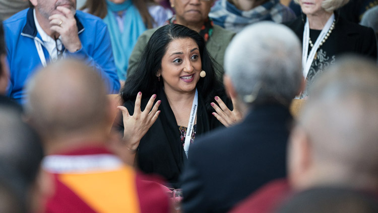 Amishi Jha parla di meta-consapevolezza e addestramento all'attenzione il terzo giorno della Mind & Life Conference, presso il Tempio Tibetano Principale di Dharamsala, India, 14 marzo 2018. Foto di Tenzin Choejor