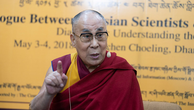 Sua Santità il Dalai Lama durante il suo discorso di apertura in occasione del Dialogo tra studiosi russi e buddhisti a Dharamsala, India, 3 maggio 2018. Foto di Tenzin Choejor