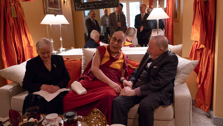 Sua Santità il Dalai Lama incontra l'ex Presidente lituano Vytautas Landsbergis a Vilnius, Lituania, il 14 giugno 2018. Foto di Tenzin Choejor