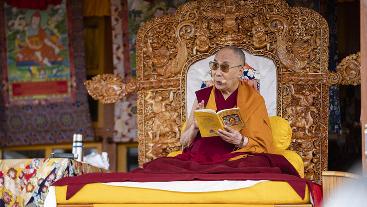 Sua Santità il Dalai Lama durante il suo insegnamento a Padum, Zanskar, J&K, India, il 22 luglio 2018. Foto di Tenzin Choejor