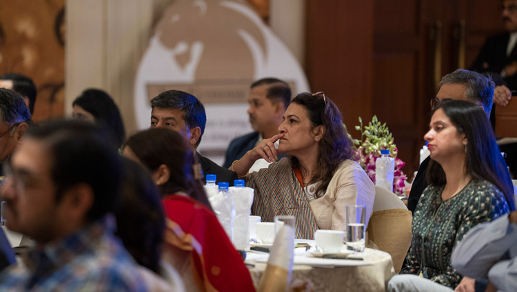 Alcuni degli oltre 100 dirigenti d'azienda ascoltano Sua Santità il Dalai Lama durante l’India Leadership Council a Nuova Delhi, India, il 10 dicembre 2018. Foto di Tenzin Choejor