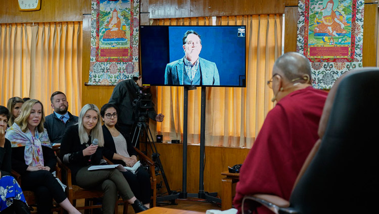 Domande e risposte con Sua Santità il Dalai Lama durante la diretta televisiva presso la sua residenza a Dharamsala, India, l'11 novembre 2019. Foto del Venerabile Tenzin Jamphel