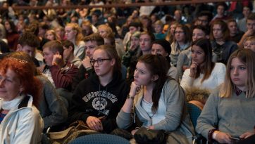 Dialogo con gli studenti e conferenza pubblica