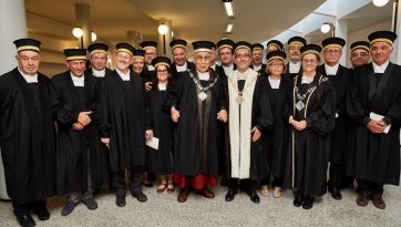 Al Dalai Lama la Laurea Magistrale Honoris Causa in Psicologia clinica e della salute