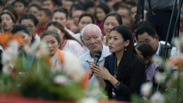 Incontro con tibetani e gli abitanti della regione Himalayana