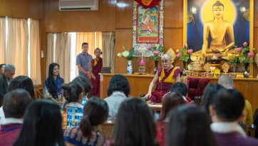 Incontro con imprenditori, artisti e intellettuali vietnamiti