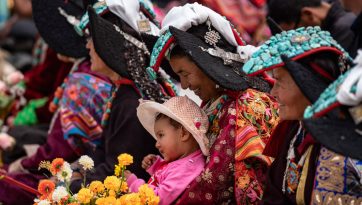 Insegnamenti al Diskit Phodrang e incontro con la comunità islamica