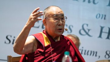 Il Dalai Lama interviene alla Yuvraj Krishan Memorial Lecture