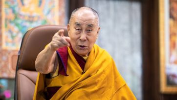 "La lode alla relazione dipendente"  per i giovani tibetani - Primo giorno