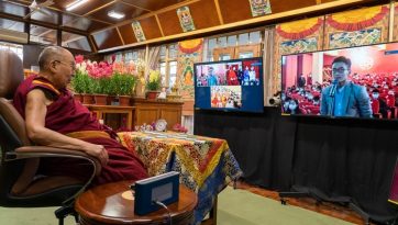 Parlare ai giovani mongoli di buddismo e scienza