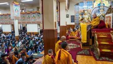 Lode al Sorgere Dipendente e Iniziazione di Avalokiteshvara Thekchen Chöling