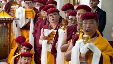 Offerta di preghiere di lunga vita della tradizione Drukpa Kagyu